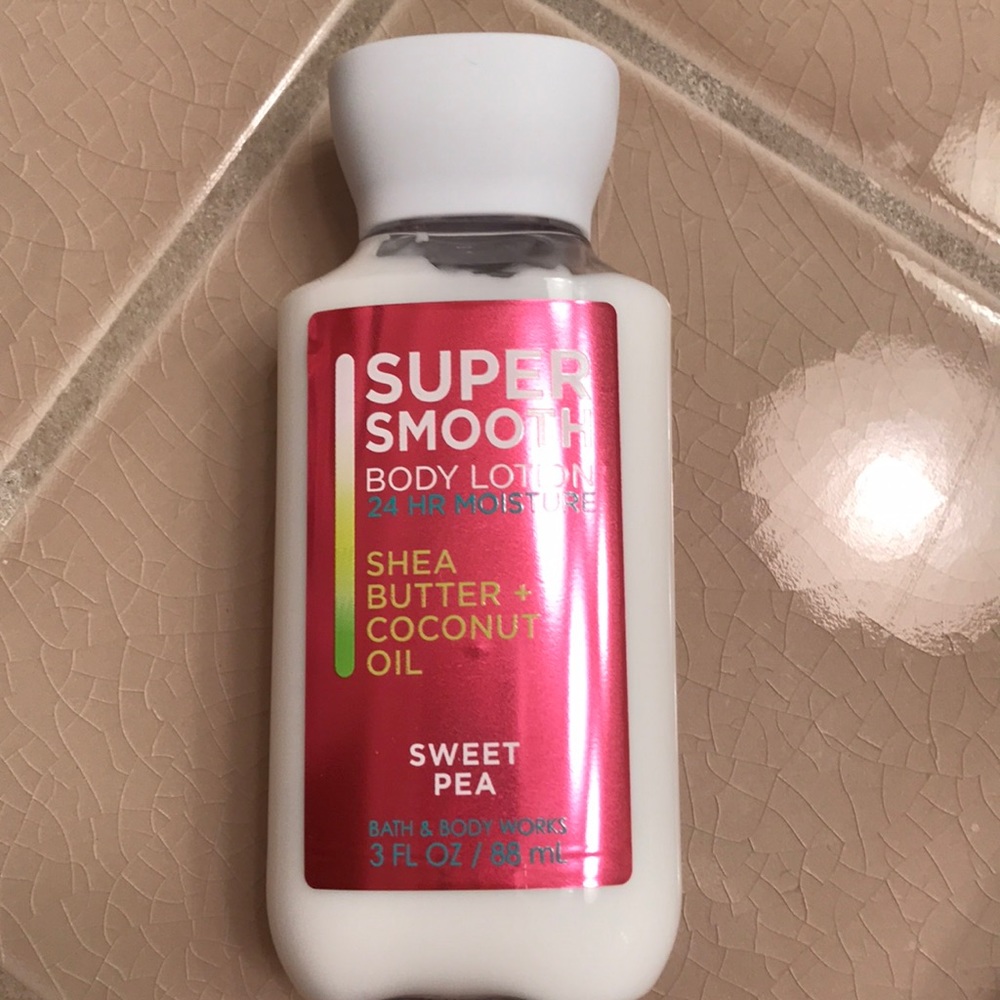 🌸Mini Bath and Body Works Sweet Pea Lotion🌸